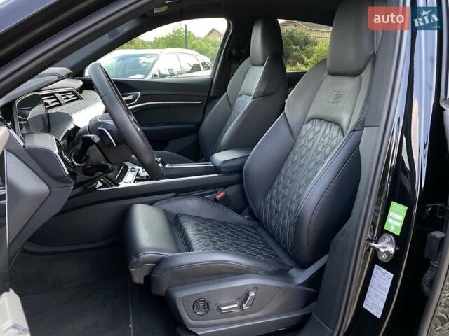Черный Ауди E-Tron, объемом двигателя 0 л и пробегом 60 тыс. км за 48500 $, фото 2 на Automoto.ua