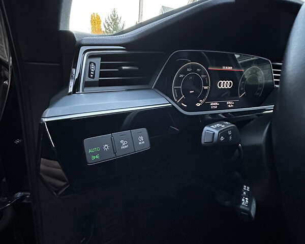 Черный Ауди E-Tron, объемом двигателя 0 л и пробегом 39 тыс. км за 36900 $, фото 18 на Automoto.ua