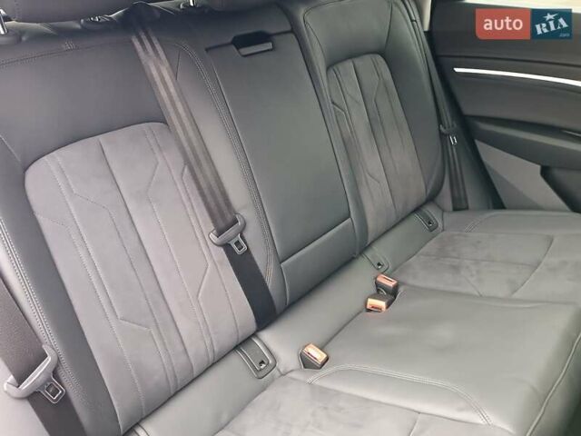 Черный Ауди E-Tron, объемом двигателя 0 л и пробегом 120 тыс. км за 35950 $, фото 56 на Automoto.ua