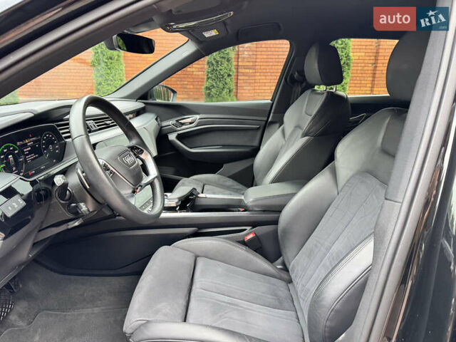 Черный Ауди E-Tron, объемом двигателя 0 л и пробегом 22 тыс. км за 37700 $, фото 21 на Automoto.ua