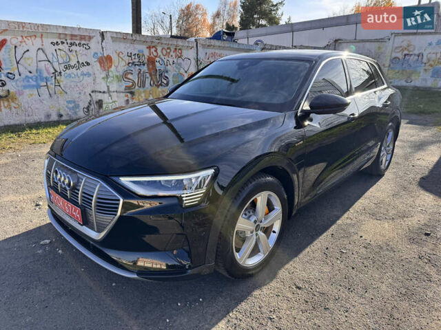 Чорний Ауді E-Tron, об'ємом двигуна 0 л та пробігом 70 тис. км за 36900 $, фото 6 на Automoto.ua