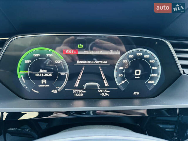 Чорний Ауді E-Tron, об'ємом двигуна 0 л та пробігом 27 тис. км за 38700 $, фото 37 на Automoto.ua