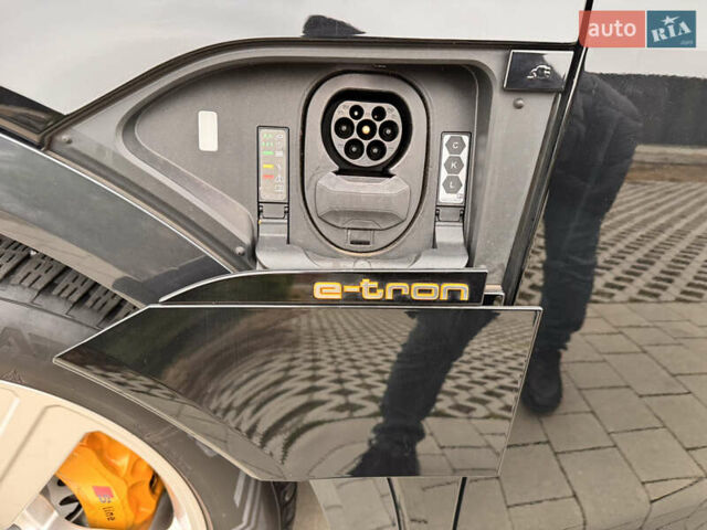 Чорний Ауді E-Tron, об'ємом двигуна 0 л та пробігом 35 тис. км за 37300 $, фото 12 на Automoto.ua