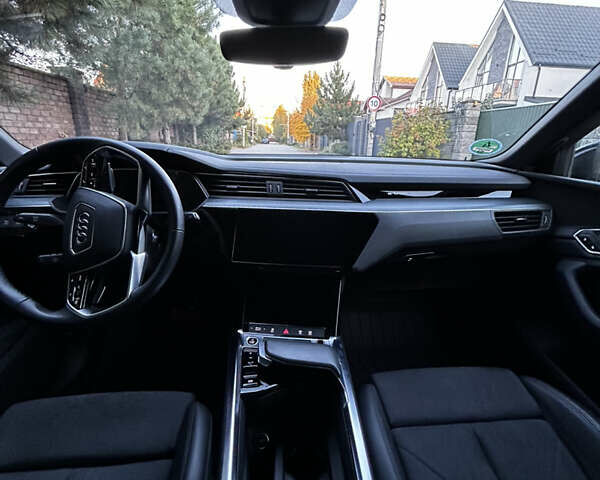 Черный Ауди E-Tron, объемом двигателя 0 л и пробегом 39 тыс. км за 36900 $, фото 22 на Automoto.ua