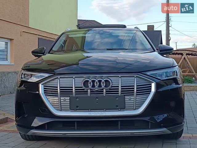 Черный Ауди E-Tron, объемом двигателя 0 л и пробегом 120 тыс. км за 35750 $, фото 5 на Automoto.ua