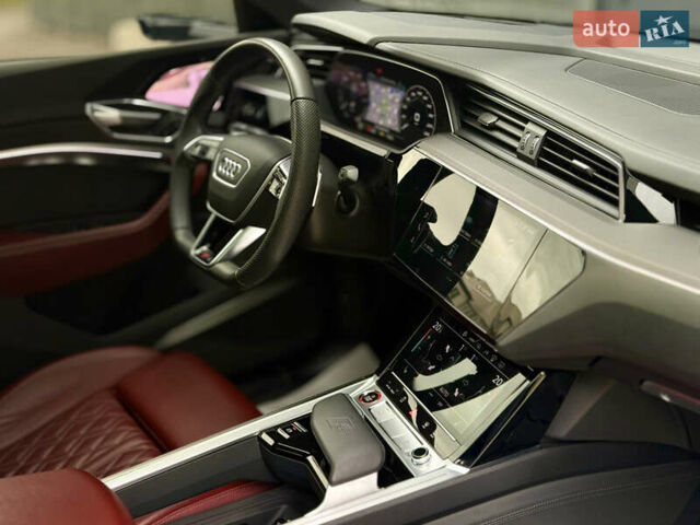 Черный Ауди E-Tron, объемом двигателя 0 л и пробегом 24 тыс. км за 69000 $, фото 20 на Automoto.ua