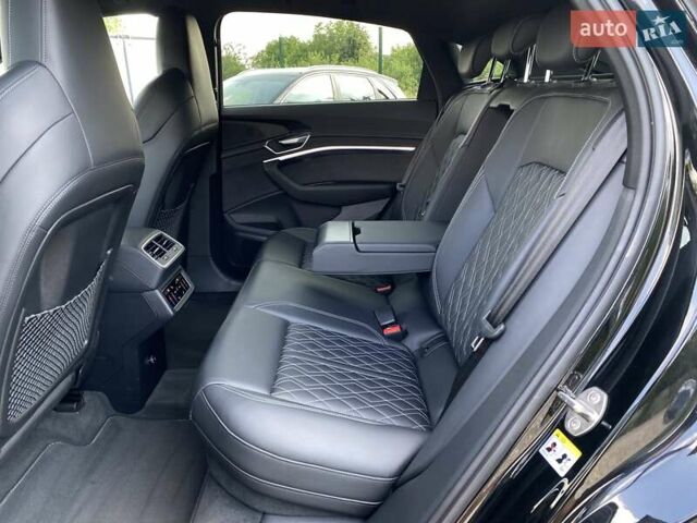 Черный Ауди E-Tron, объемом двигателя 0 л и пробегом 63 тыс. км за 49500 $, фото 111 на Automoto.ua