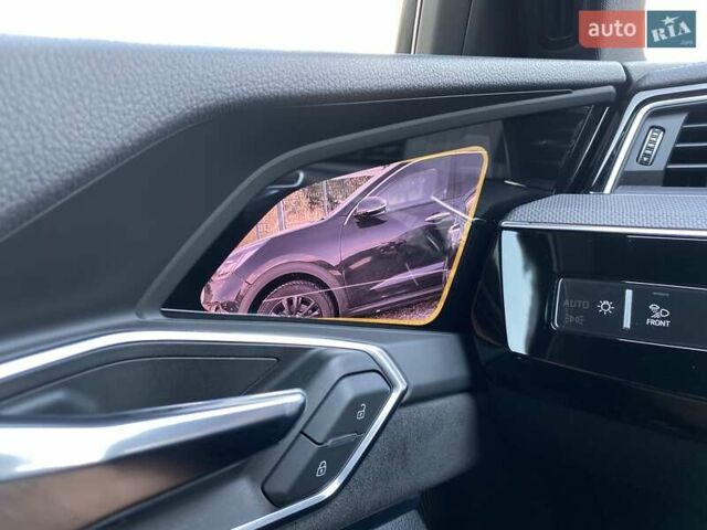 Черный Ауди E-Tron, объемом двигателя 0 л и пробегом 63 тыс. км за 49500 $, фото 10 на Automoto.ua