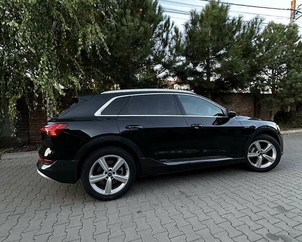 Черный Ауди E-Tron, объемом двигателя 0 л и пробегом 39 тыс. км за 36900 $, фото 7 на Automoto.ua
