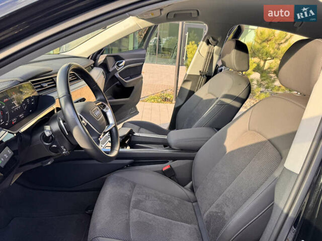 Ауди E-Tron 2023 в Хмельницком на Automoto.ua Черный Ауди E-Tron, объемом двигателя 0 л и пробегом 38 тыс. км за 37900 $, фото 32 на Automoto.ua