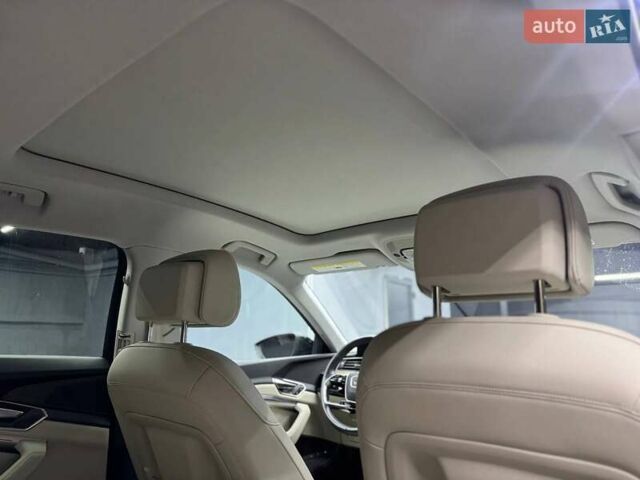 Черный Ауди E-Tron, объемом двигателя 0 л и пробегом 62 тыс. км за 36500 $, фото 14 на Automoto.ua