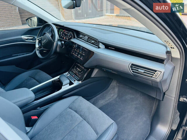 Чорний Ауді E-Tron, об'ємом двигуна 0 л та пробігом 27 тис. км за 38700 $, фото 19 на Automoto.ua