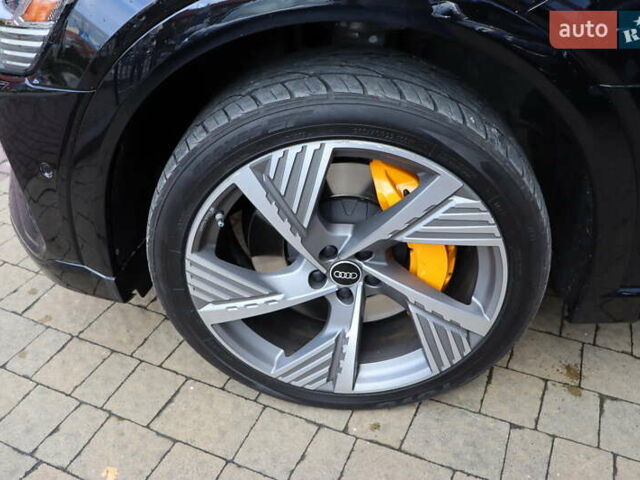 Черный Ауди E-Tron, объемом двигателя 0 л и пробегом 50 тыс. км за 39900 $, фото 10 на Automoto.ua
