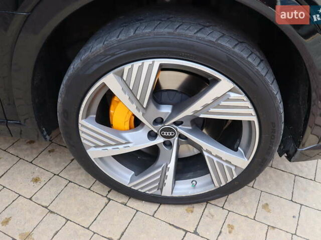 Черный Ауди E-Tron, объемом двигателя 0 л и пробегом 50 тыс. км за 39900 $, фото 3 на Automoto.ua