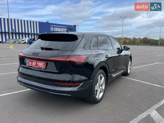 Чорний Ауді E-Tron, об'ємом двигуна 0 л та пробігом 21 тис. км за 34950 $, фото 7 на Automoto.ua