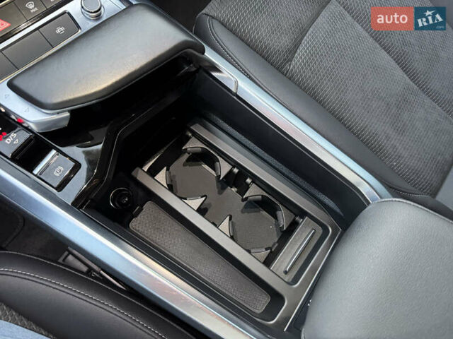 Чорний Ауді E-Tron, об'ємом двигуна 0 л та пробігом 35 тис. км за 38200 $, фото 48 на Automoto.ua