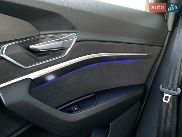 Черный Ауди E-Tron, объемом двигателя 0 л и пробегом 63 тыс. км за 49500 $, фото 15 на Automoto.ua