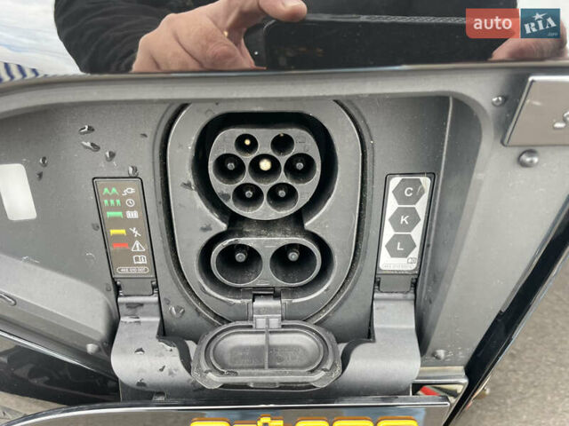 Чорний Ауді E-Tron, об'ємом двигуна 0 л та пробігом 21 тис. км за 34950 $, фото 23 на Automoto.ua