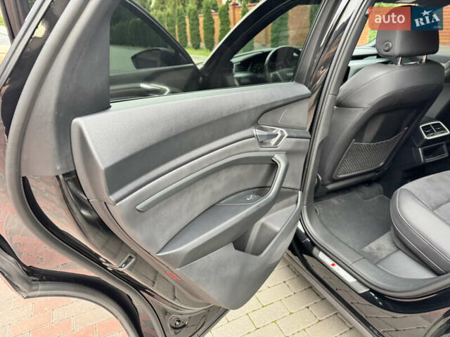 Черный Ауди E-Tron, объемом двигателя 0 л и пробегом 22 тыс. км за 37700 $, фото 25 на Automoto.ua