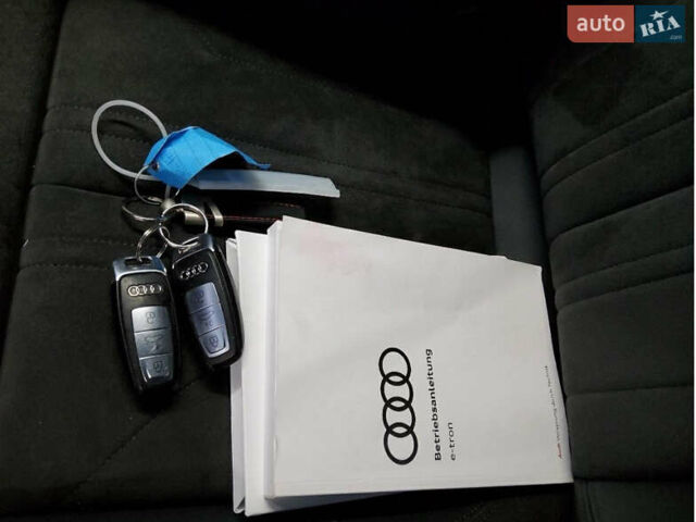 Чорний Ауді E-Tron, об'ємом двигуна 0 л та пробігом 35 тис. км за 37300 $, фото 54 на Automoto.ua