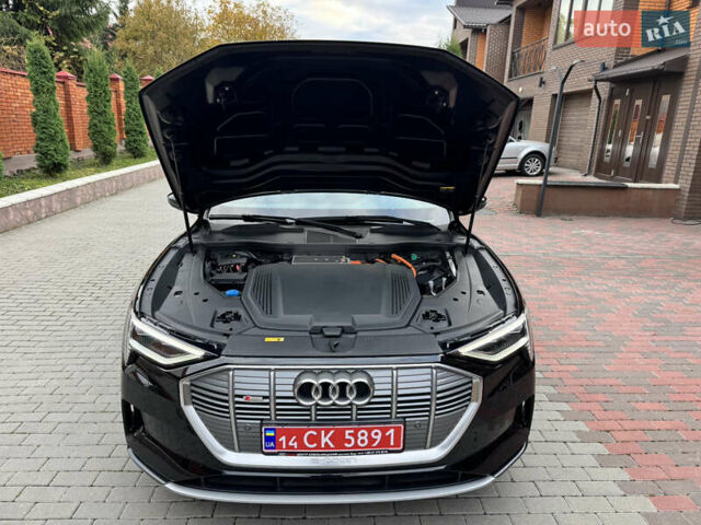 Черный Ауди E-Tron, объемом двигателя 0 л и пробегом 22 тыс. км за 37700 $, фото 47 на Automoto.ua