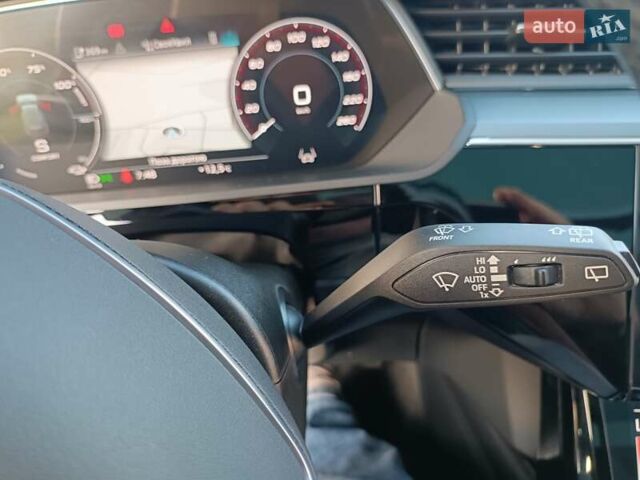 Черный Ауди E-Tron, объемом двигателя 0 л и пробегом 120 тыс. км за 35750 $, фото 45 на Automoto.ua