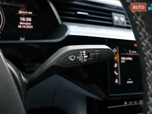 Черный Ауди E-Tron, объемом двигателя 0 л и пробегом 50 тыс. км за 39900 $, фото 28 на Automoto.ua