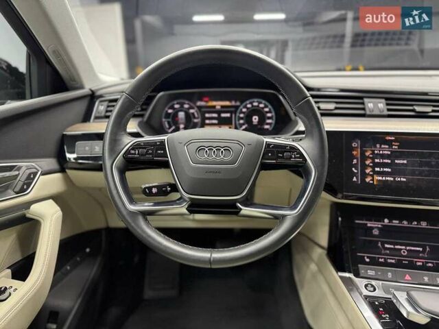 Черный Ауди E-Tron, объемом двигателя 0 л и пробегом 62 тыс. км за 36500 $, фото 12 на Automoto.ua