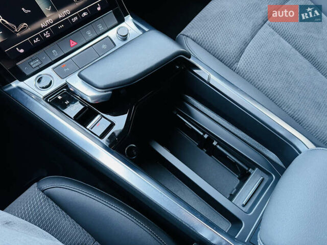 Чорний Ауді E-Tron, об'ємом двигуна 0 л та пробігом 27 тис. км за 38700 $, фото 36 на Automoto.ua