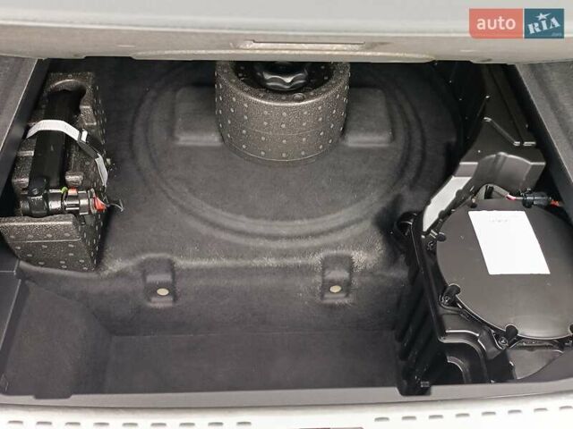 Черный Ауди E-Tron, объемом двигателя 0 л и пробегом 120 тыс. км за 35950 $, фото 64 на Automoto.ua