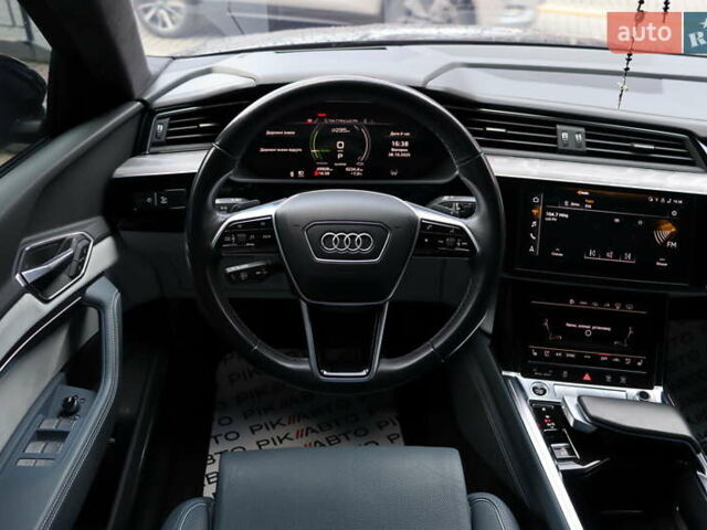 Черный Ауди E-Tron, объемом двигателя 0 л и пробегом 50 тыс. км за 39900 $, фото 47 на Automoto.ua