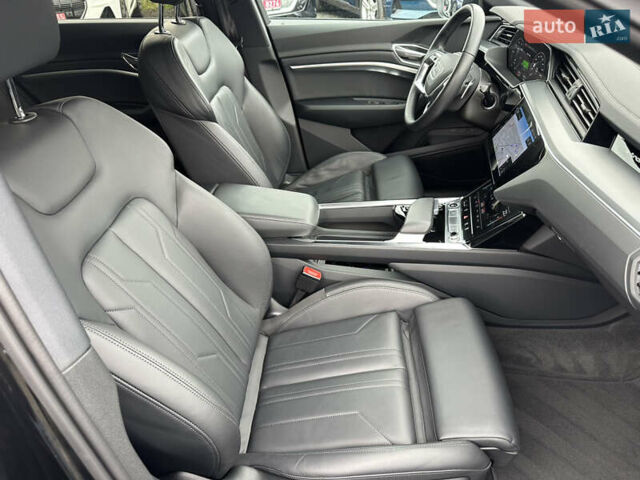 Чорний Ауді E-Tron, об'ємом двигуна 0 л та пробігом 32 тис. км за 44769 $, фото 45 на Automoto.ua