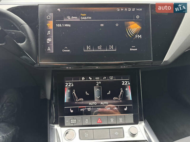 Чорний Ауді E-Tron, об'ємом двигуна 0 л та пробігом 35 тис. км за 37300 $, фото 24 на Automoto.ua