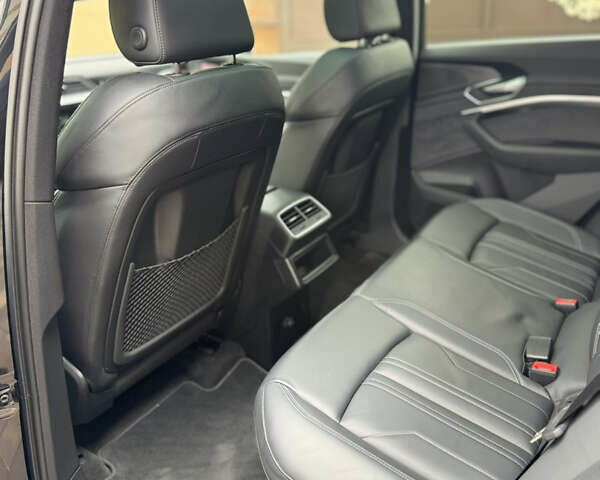 Чорний Ауді E-Tron, об'ємом двигуна 0 л та пробігом 34 тис. км за 39500 $, фото 61 на Automoto.ua