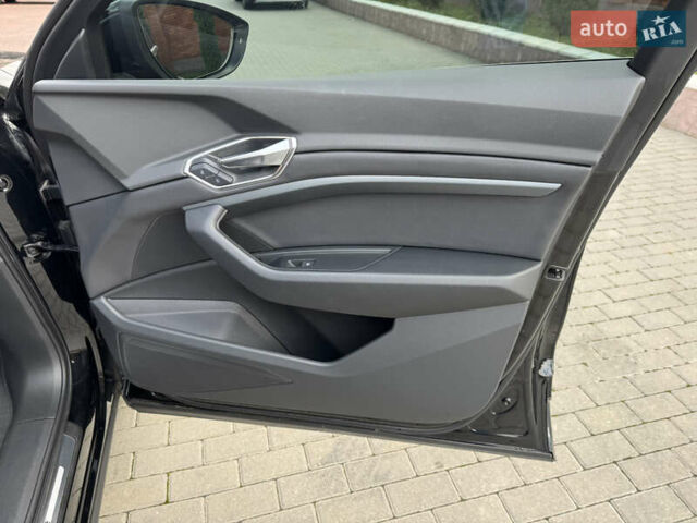 Черный Ауди E-Tron, объемом двигателя 0 л и пробегом 42 тыс. км за 38500 $, фото 19 на Automoto.ua