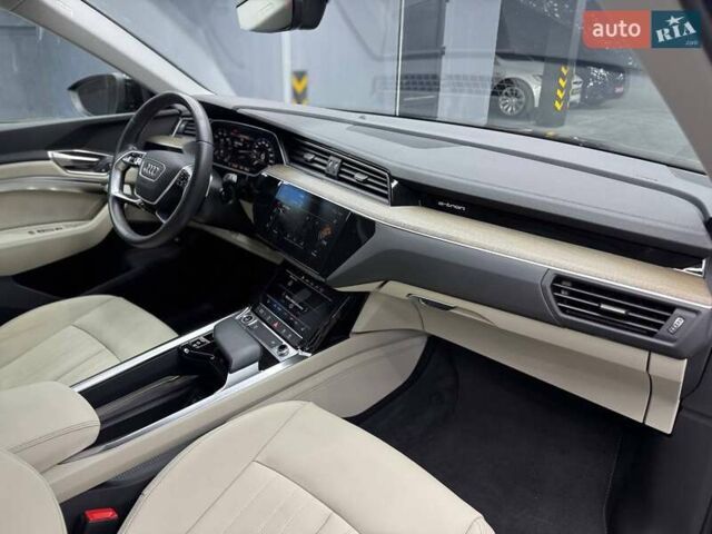Черный Ауди E-Tron, объемом двигателя 0 л и пробегом 62 тыс. км за 36500 $, фото 16 на Automoto.ua