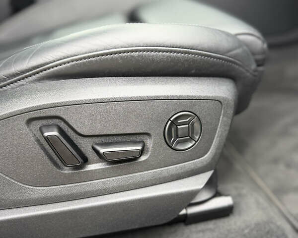 Чорний Ауді E-Tron, об'ємом двигуна 0 л та пробігом 34 тис. км за 39500 $, фото 70 на Automoto.ua