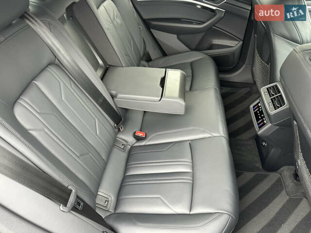 Чорний Ауді E-Tron, об'ємом двигуна 0 л та пробігом 32 тис. км за 44769 $, фото 41 на Automoto.ua
