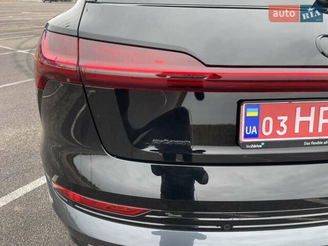 Чорний Ауді E-Tron, об'ємом двигуна 0 л та пробігом 22 тис. км за 33999 $, фото 22 на Automoto.ua