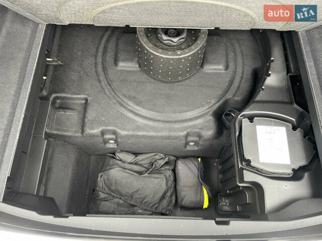 Чорний Ауді E-Tron, об'ємом двигуна 0 л та пробігом 22 тис. км за 33999 $, фото 32 на Automoto.ua