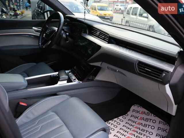Черный Ауди E-Tron, объемом двигателя 0 л и пробегом 50 тыс. км за 39900 $, фото 54 на Automoto.ua
