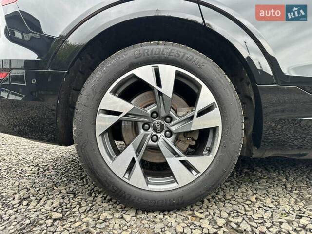 Чорний Ауді E-Tron, об'ємом двигуна 0 л та пробігом 32 тис. км за 44769 $, фото 22 на Automoto.ua