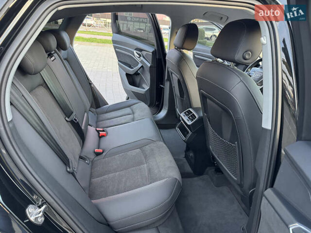 Чорний Ауді E-Tron, об'ємом двигуна 0 л та пробігом 35 тис. км за 38200 $, фото 28 на Automoto.ua