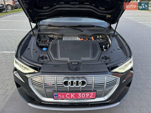 Чорний Ауді E-Tron, об'ємом двигуна 0 л та пробігом 35 тис. км за 38200 $, фото 51 на Automoto.ua