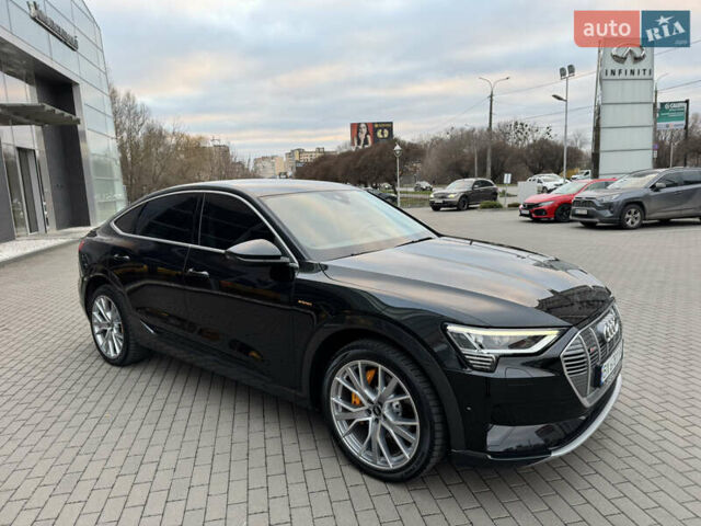 Чорний Ауді E-Tron, об'ємом двигуна 0 л та пробігом 35 тис. км за 37900 $, фото 24 на Automoto.ua