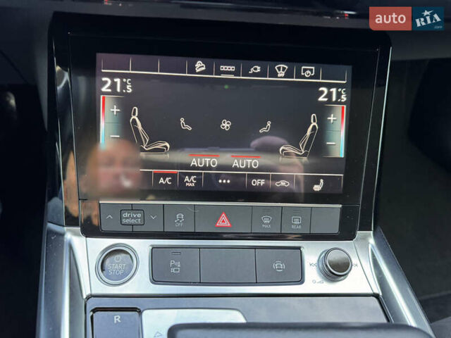 Чорний Ауді E-Tron, об'ємом двигуна 0 л та пробігом 70 тис. км за 36900 $, фото 37 на Automoto.ua