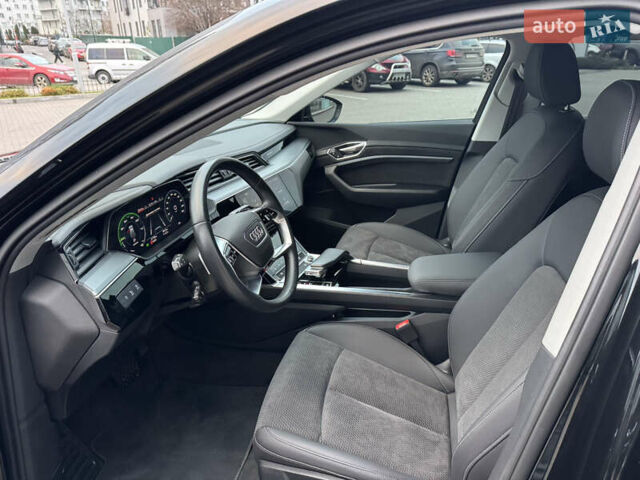 Чорний Ауді E-Tron, об'ємом двигуна 0 л та пробігом 35 тис. км за 37900 $, фото 43 на Automoto.ua