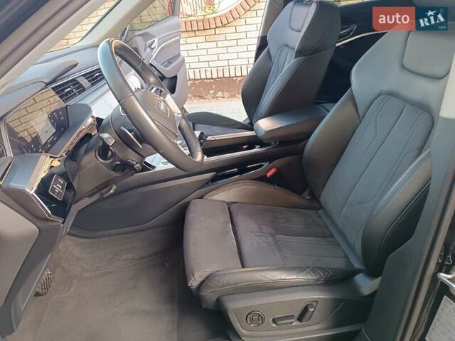 Черный Ауди E-Tron, объемом двигателя 0 л и пробегом 120 тыс. км за 35750 $, фото 39 на Automoto.ua