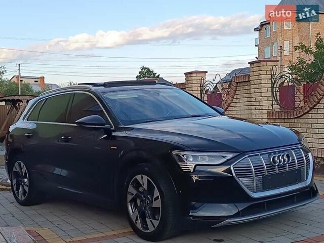 Черный Ауди E-Tron, объемом двигателя 0 л и пробегом 120 тыс. км за 35750 $, фото 8 на Automoto.ua