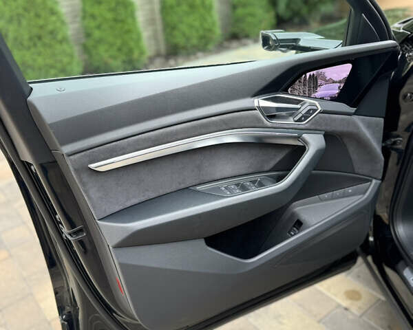 Чорний Ауді E-Tron, об'ємом двигуна 0 л та пробігом 34 тис. км за 39500 $, фото 35 на Automoto.ua